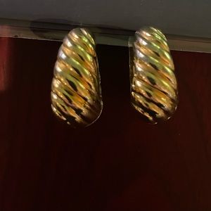Vintage gold clip on earrings